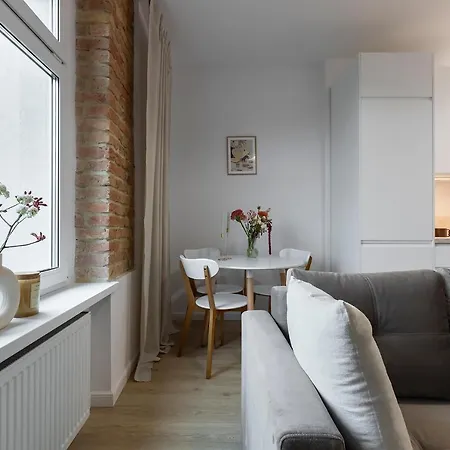 Fabryczna 19 By Farkas *